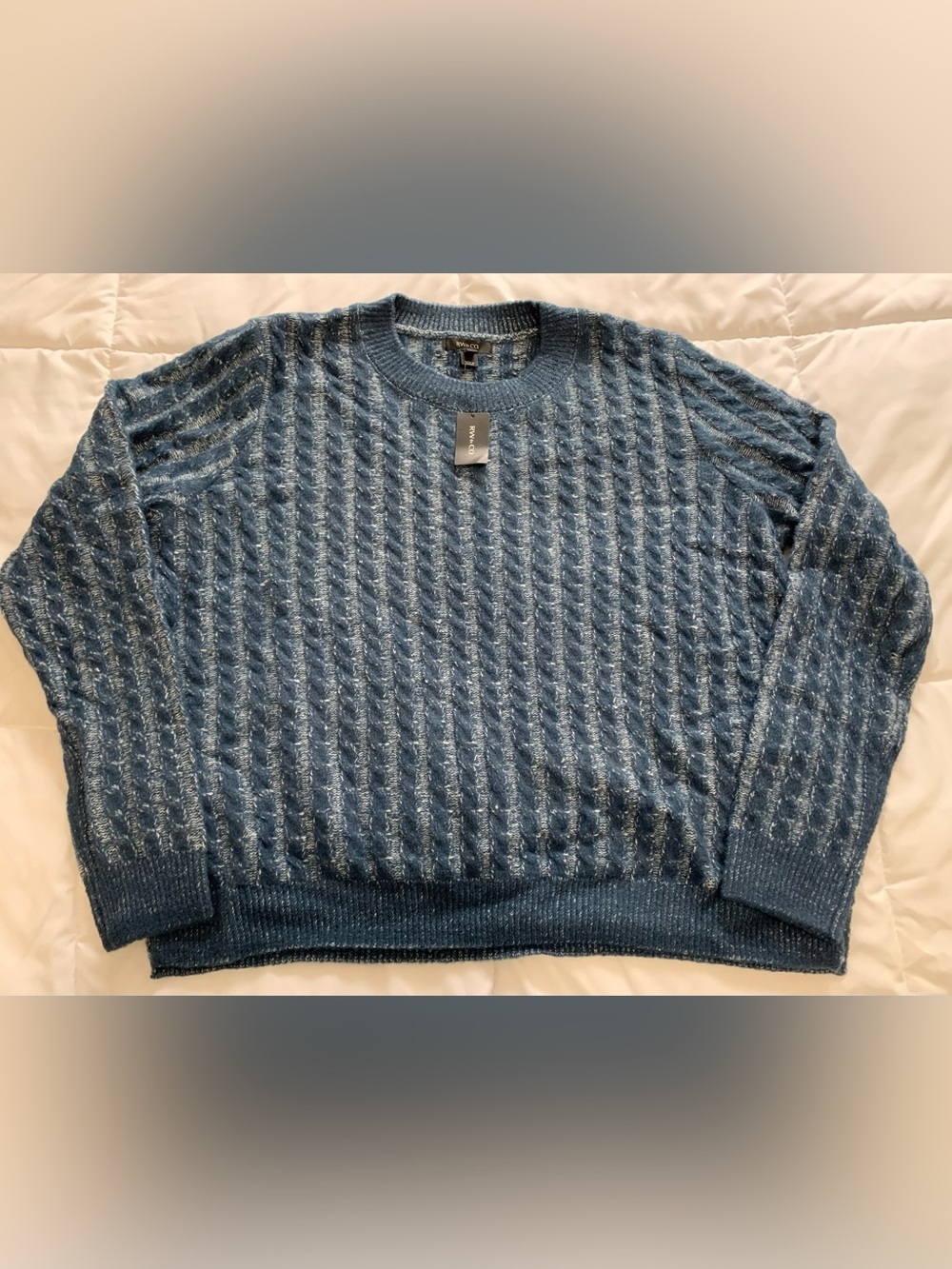 NWTs RW&CO. Cable knit crewneck sweater Size Large